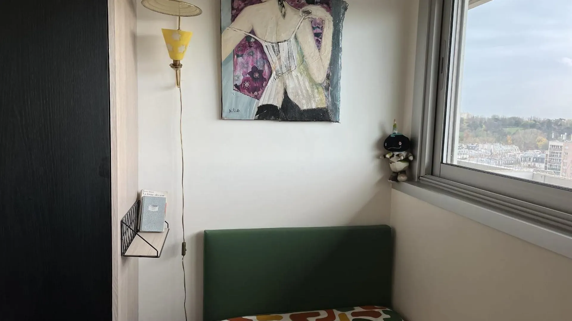 Appartement Skyscrapers With Balcony And Overlooking Paris France