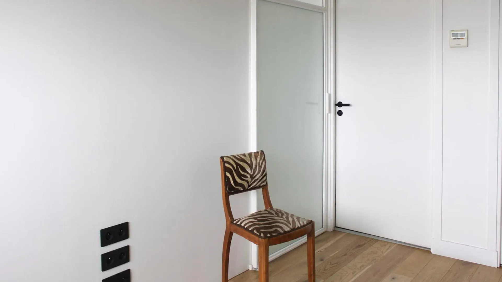 Appartement Skyscrapers With Balcony And Overlooking Paris France